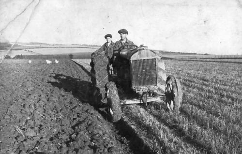 DOWNS-PLOUGHING-BISHOPSTONE-1930