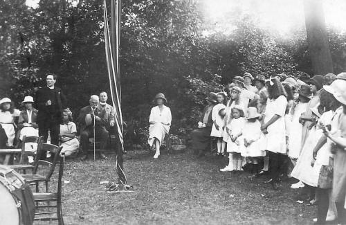 MAY-POLE-DANCE-1-BISHOPSTONE-1920