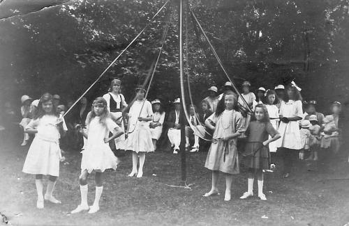 MAY-POLE-DANCE-2-BISHOPSTONE-1920