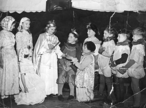SCHOOL-PLAY-BISHOPSTONE-1956