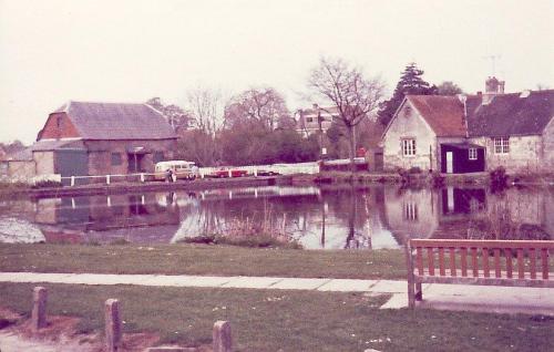 MILL-POND-SCHOOL-BISHOPSTONE-1970