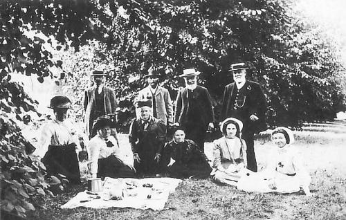 FETE-VICARAGE-BISHOPSTONE-1905
