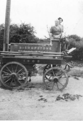 FIRE-ENGINE-1905-BISHOPSTONE-1920