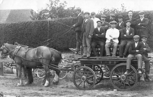 FIRE-ENGINE-CREW-1-BISHOPSTONE-1905