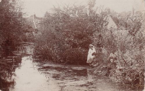 POND-LADY-SITTING-BISHOPSTONE-1905