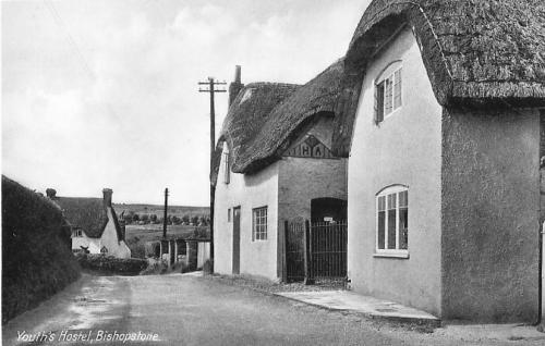 YOUTHS-HOSTEL-BISHOPSTONE-1910