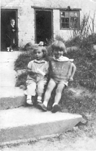 CHURCH-FARM-COTTAGES-PIKES-1935