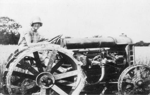 CHURCH-FARM-TRACTOR-LODER-1930
