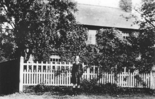 EAST-HINTON-FARMHOUSE-1930