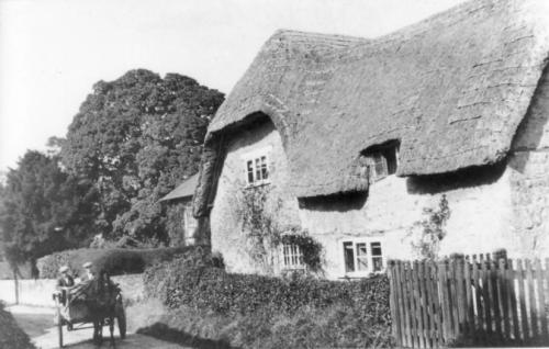 POVEYS-COTTAGE-1920