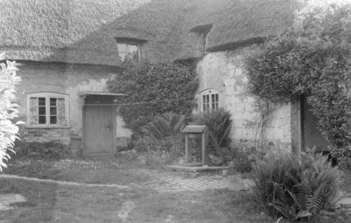 POVEYS-COTTAGE-BACK-1930-