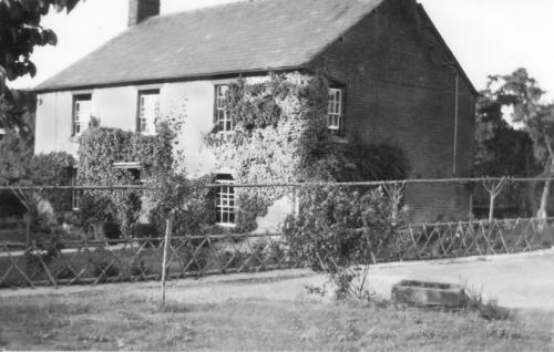 EAST-HINTON-FARMHOUSE-1950