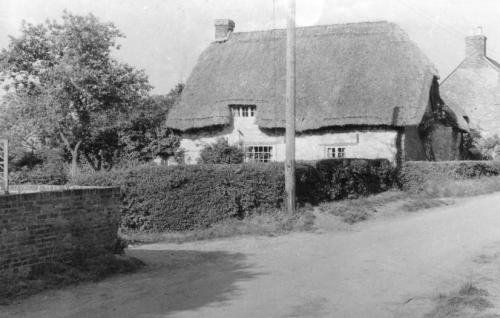 POVEYS-COTTAGE-1950