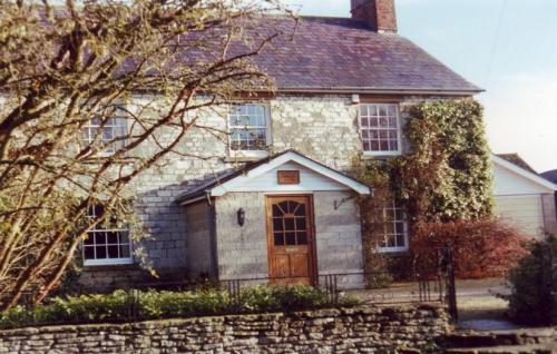 EAST-HINTON-FARMHOUSE-1990