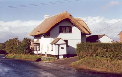 LITTLE-THATCH-1990