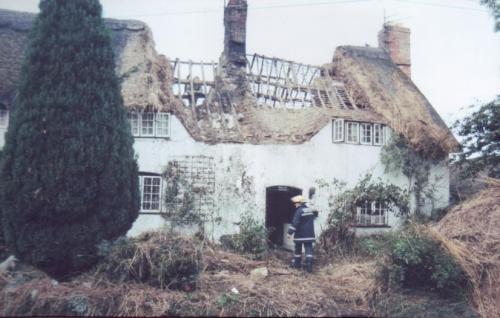 THATCHED-COTTAGES-FIRE-1996